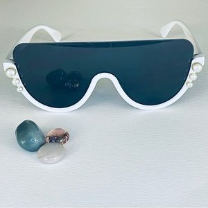 Browless Pearl Retro Shield Sunglasses